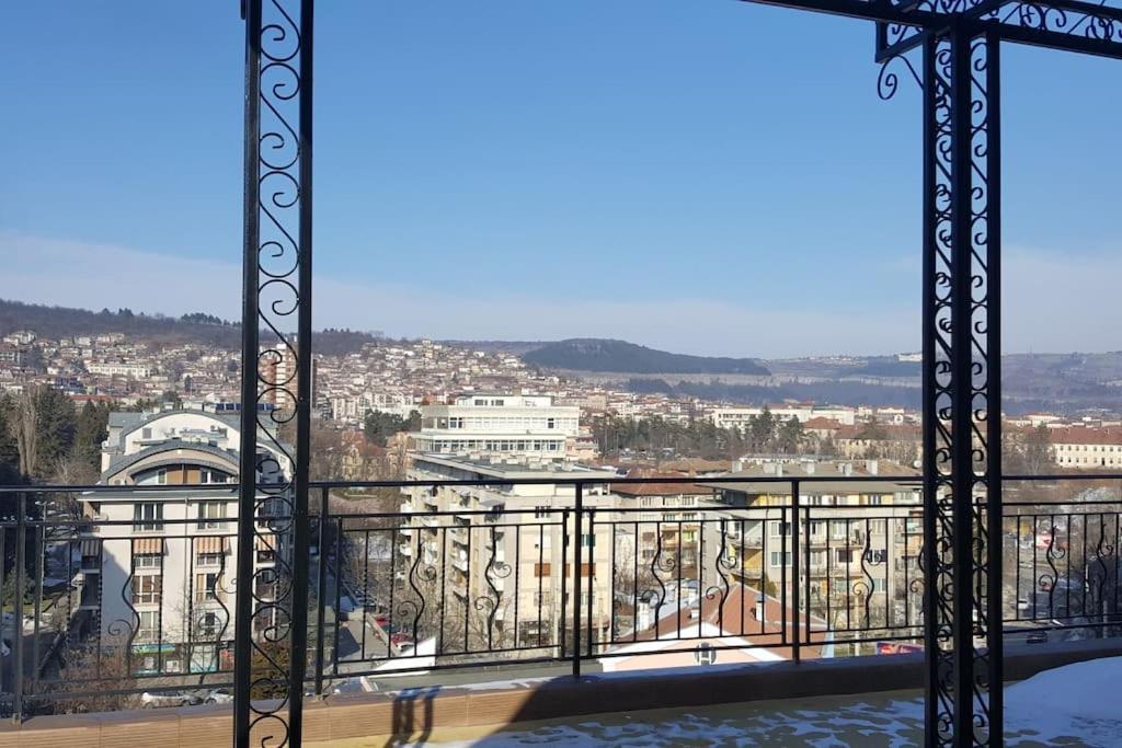 Unique Studio- Great Balcony And View! Parking Possibility! Veliko Tárnovo Exterior foto