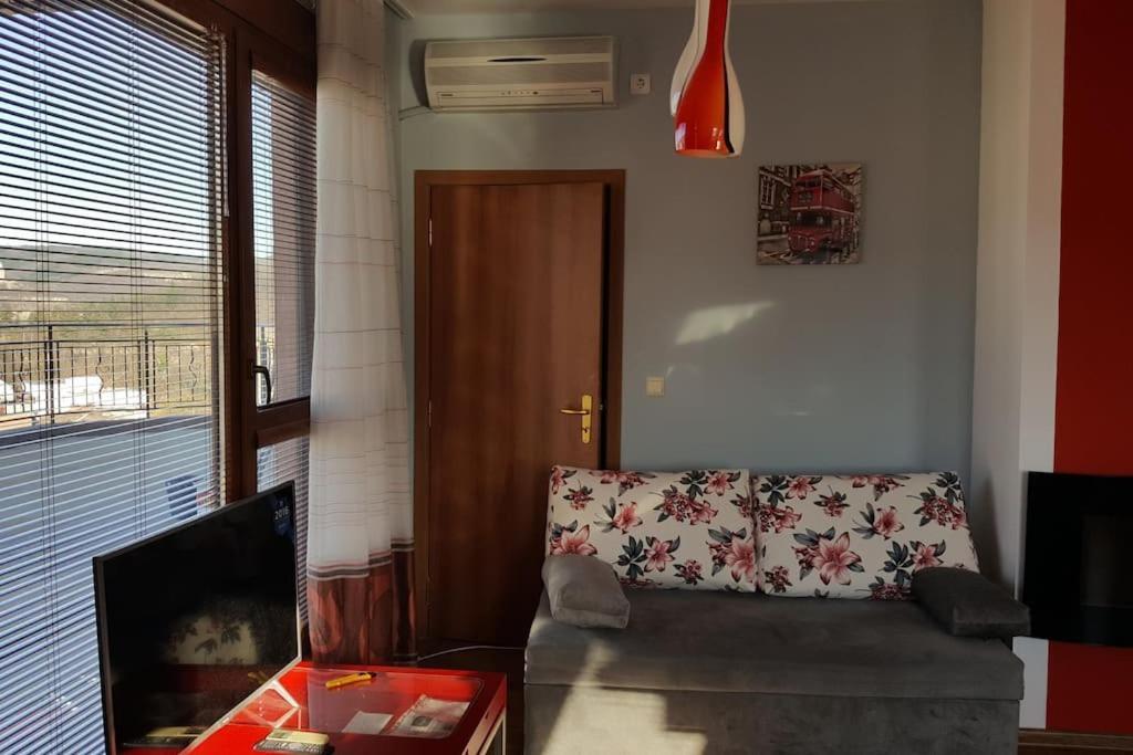 Unique Studio- Great Balcony And View! Parking Possibility! Veliko Tárnovo Exterior foto