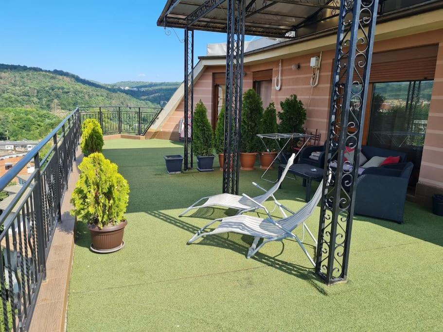 Unique Studio- Great Balcony And View! Parking Possibility! Veliko Tárnovo Exterior foto